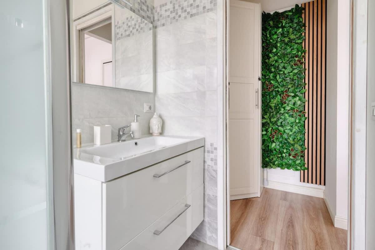Oasis Suite - Subway 50 Meters Just 5 Minutes From Duomo Milano Eksteriør billede